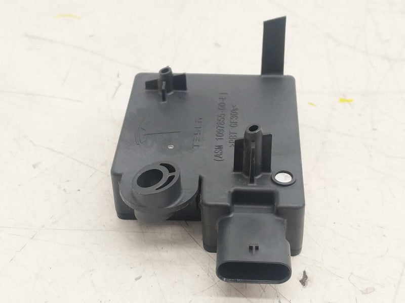 1097855 00 E ⭕ 2017-2022 Model 3 M3 Rear Bumper BCM Body Control Module Computer 1097855-00-E