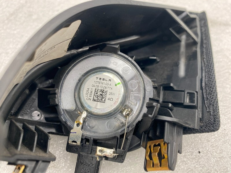 1079741 00 A ⭕17-23 Model 3 Front Driver Side Audio Tweeter & Speaker Cover Left 1079741-00-A