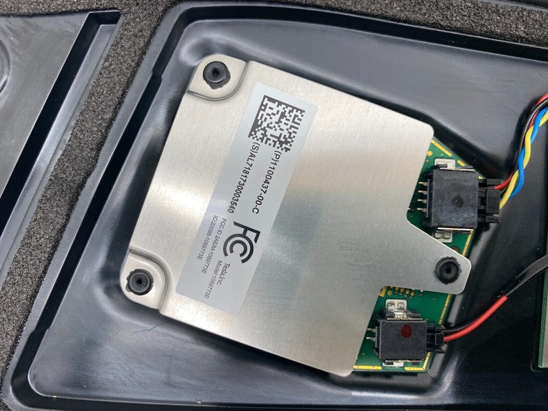 110926390F ⭕ 17-23 Model 3 Driver Side B-Pillar Applique Glass w/ Camera Left 1092978-00-C