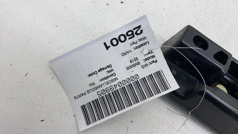 51777387343 2017-2022 BMW 530e Front Left Skirt Rocker Molding Panel Support Mount Bracket