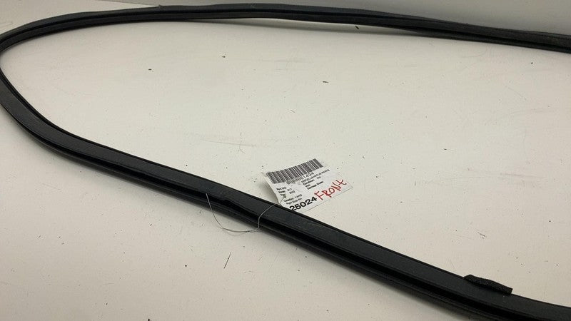 ⭕ 22-24 Rivian R1T R1S Front Passenger Side Door Weatherstrip Rubber Seal Right