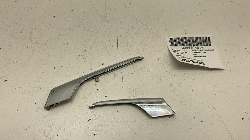 ⭕ 2016-2020 Model X Front Left Fog Light Eyelet Trim 1049609-00-E / 10