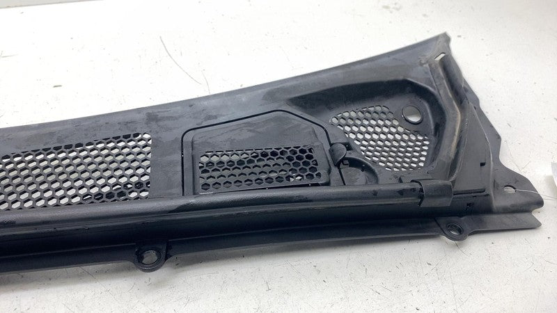 31694459 ⭕ 2021-2024 Polestar 2 Front Windshield Wiper Cowl Cover Panel Grille 31694459