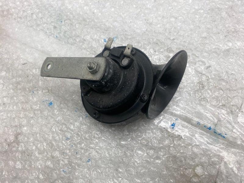 E1 0020046 2012-2020 Tesla Model S MS Seger High Pitch Tone Horn 12V 510 Hertz with Bracket