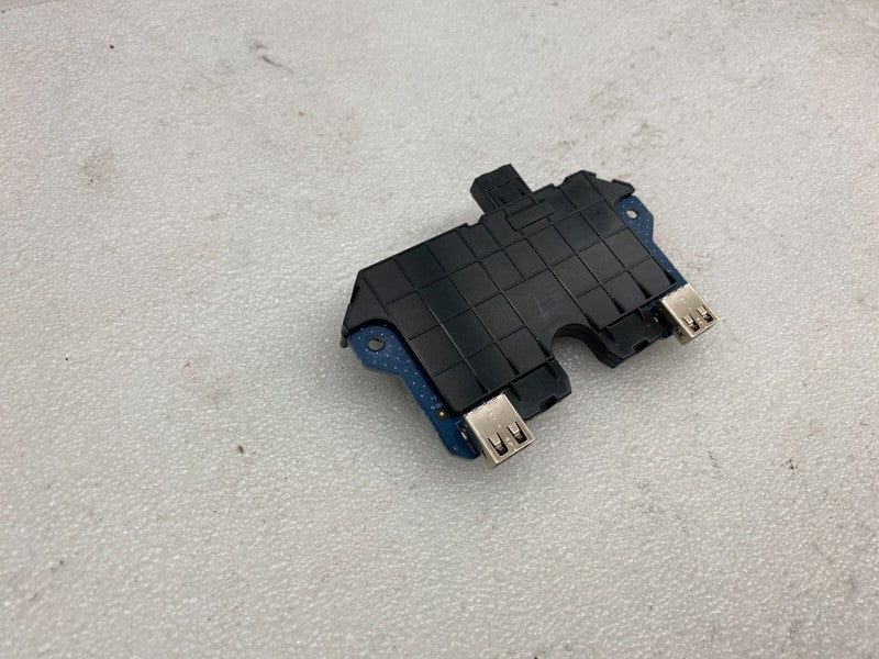 1102033 00 A ⭕ 17-23 Tesla Model 3 Rear Generic USB/AUX Control Unit Hub Module 1102033-00-A