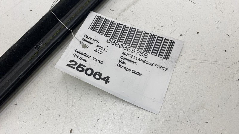 31108993 ⭕ 21-23 Polestar 2 Front Passenger Side Door Window Belt Molding Right 31108993