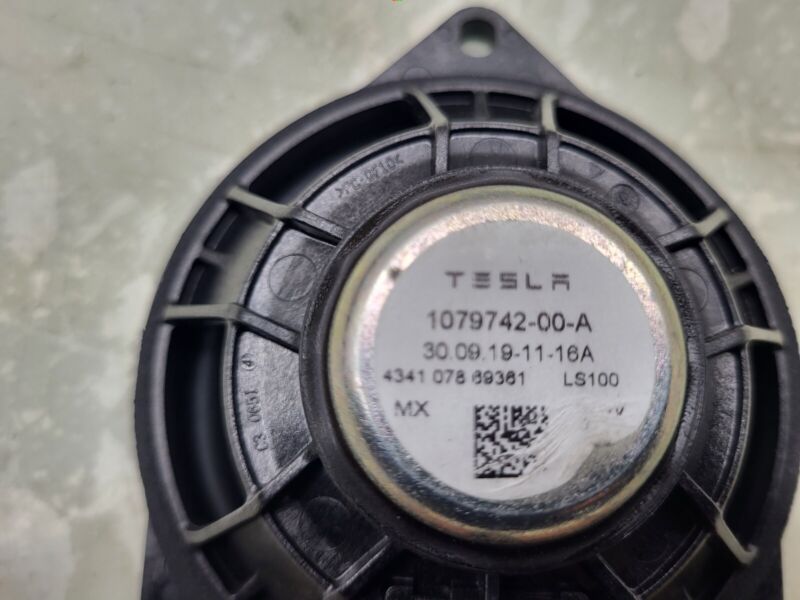 1079742 00 A 2017-2023 Tesla Model S X 3 Y Audio System Speaker Full Range 100MM 1079742-00-A