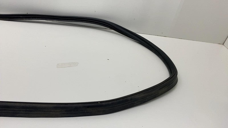 2011-2018 Porsche Cayenne Rear Trunk Liftgate Rubber Gasket Seal Weath