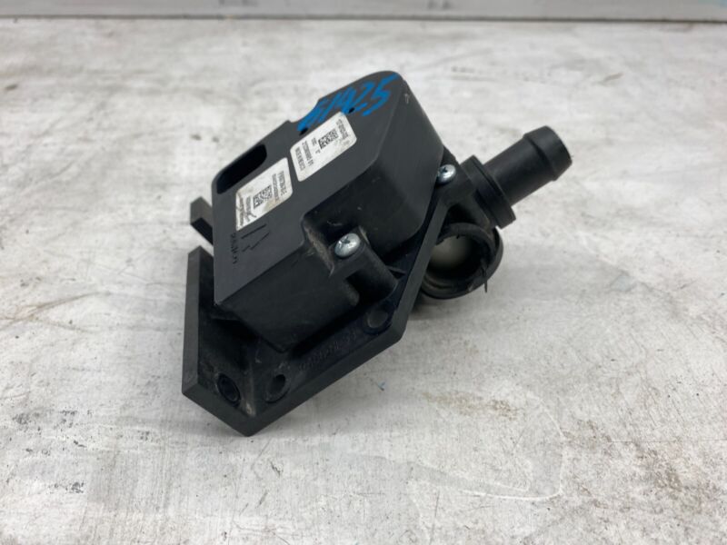 6007384-00-B 2012-2020 Tesla Model S MS Water Pump Cooling System Electric Motor 6007384-00-B