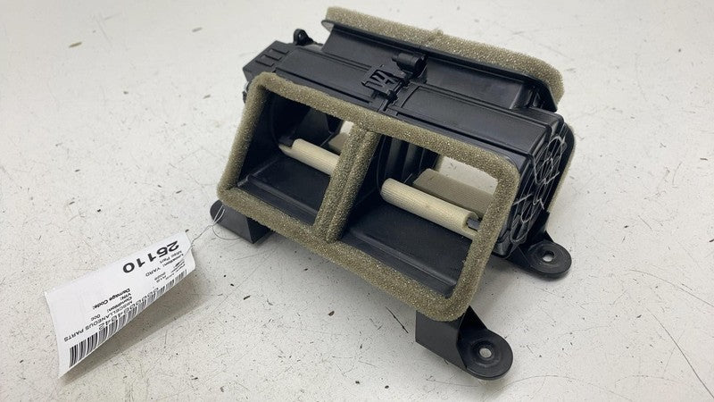 PT00001839H ⭕2025 Rivian R1S Rear HVAC A/C Center Lower Air Duct Vent OEM PT00001839-H
