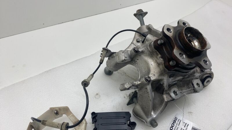 6866337 2017-2023 BMW 530e Rear Left Spindle Knuckle Hub w/ ABS & Connection Bracket RWD