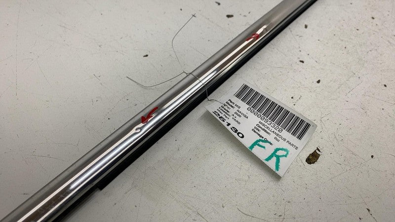 ⭕ 18-21 Lincoln Navigator Front Right Side Door Window Belt Molding Ch
