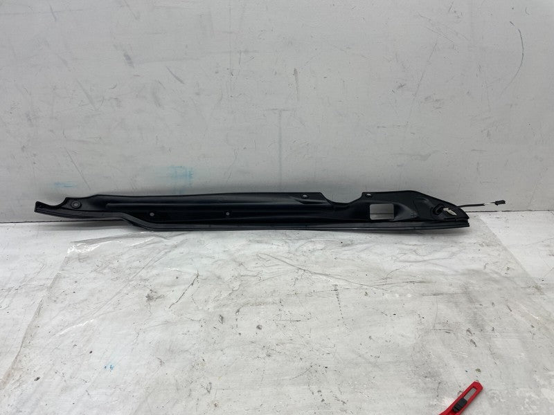 1005361 ⭕ 12-25 Model S Rear Left Tailgate Trunk Pinch Sensor Trim Molding LH 6007576-00