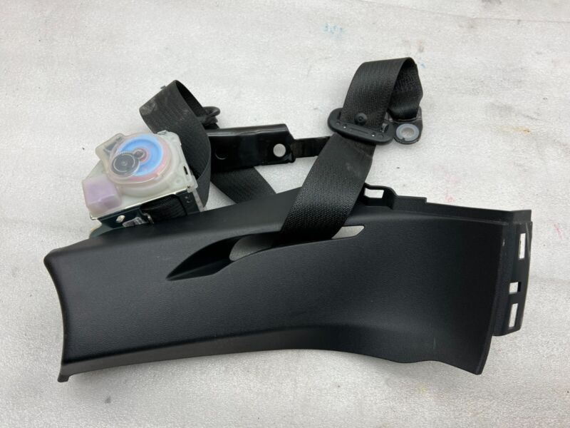 1023136 00 C 2012-2015 Tesla Model S Passenger C-Pillar MiddleTrim w/ 2nd Row Seat Belt Assy