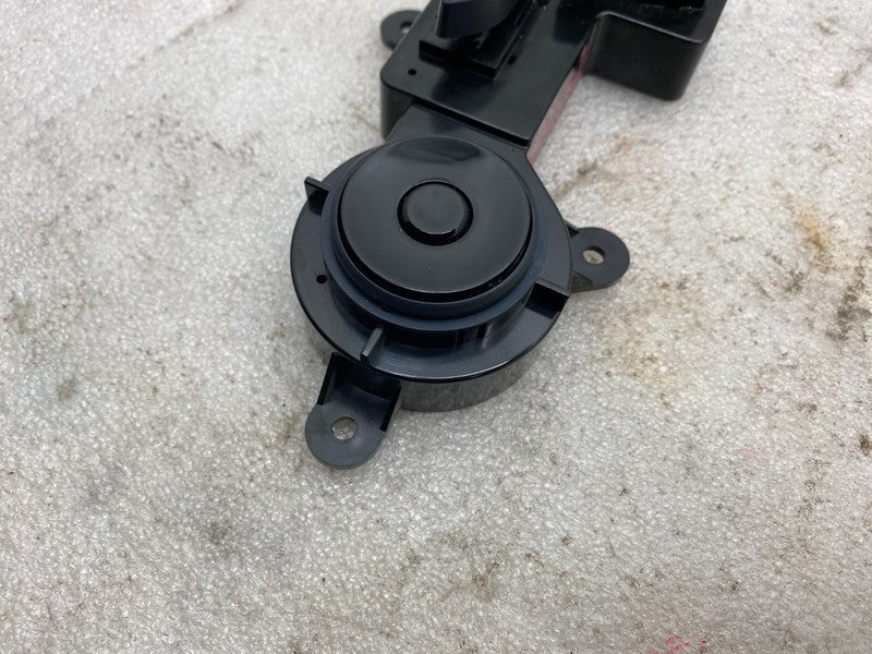 104931600B ⭕ 16-20 Tesla Model X Front Right Seat Recline Panel Control Switch 1049316-00-B