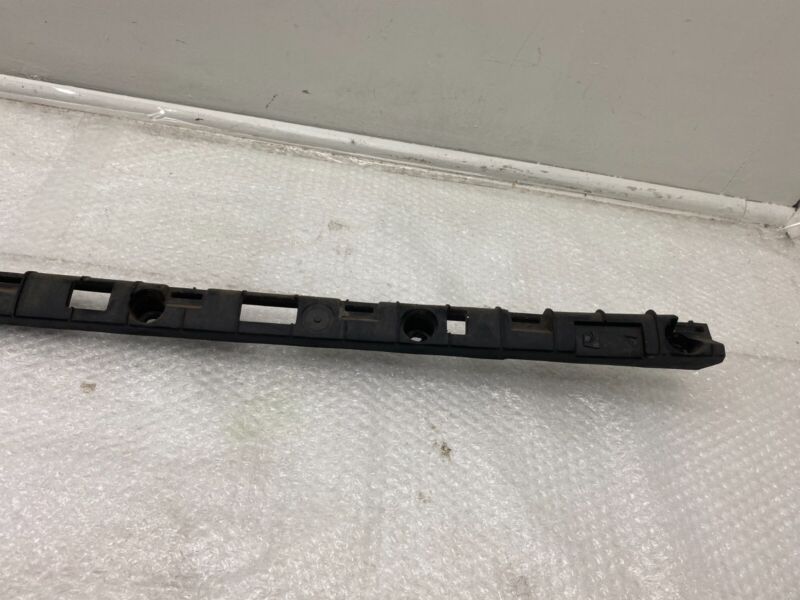 Does Not Apply 2016-2023 Tesla Model X Passenger Side Rocker Carrier Panel Trim Bracket Right