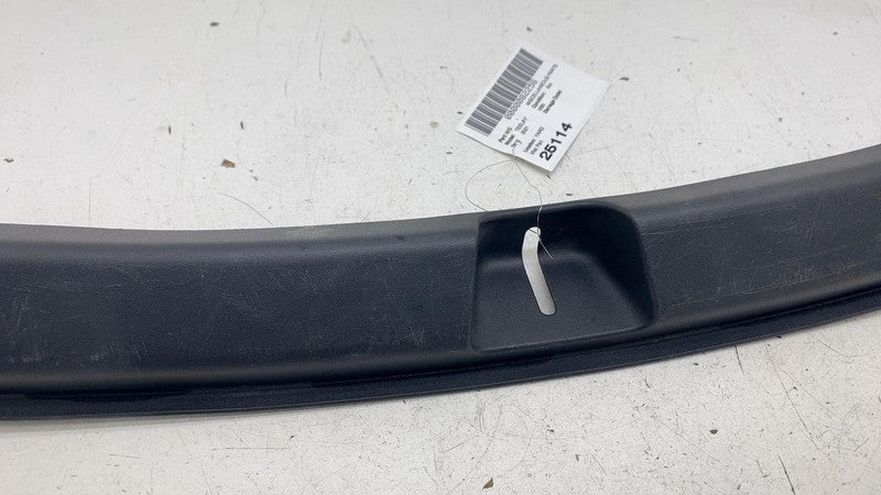 149463100C ⭕ 20-24 Model Y Rear Trunk Lock Latch Sill Molding Trim Cover Panel 1494631-00-C