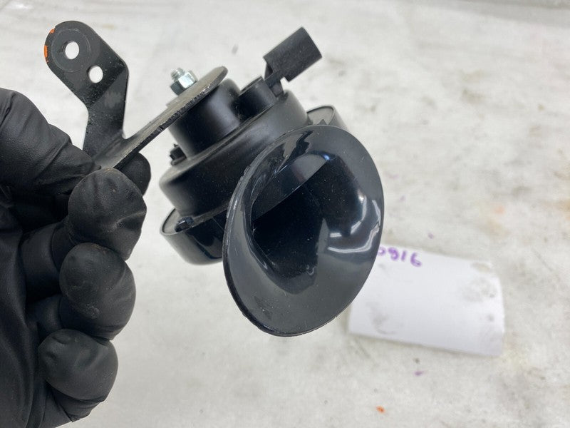 E1 0020046 ⭕2012-2020 Tesla Model S MS Seger Low Pitch Tone Horn 12V 410 Hertz with Bracket