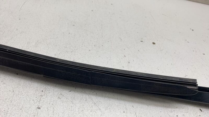 Does not apply ⭕ 2022-2024 Rivian R1T Front Left Windshield Wiper Driver Side LH