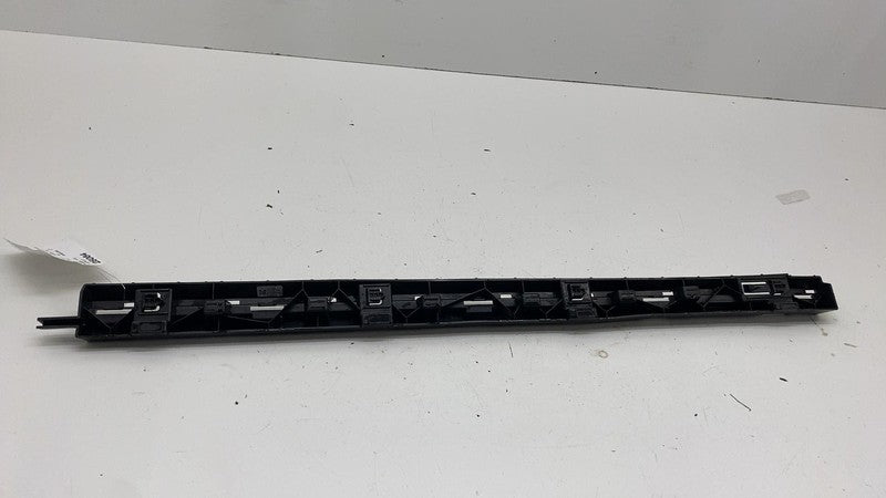 32216386 ⭕ 2021-2023 Polestar 2 Front Left Skirt Rocker Molding Panel Bracket LH 32216386