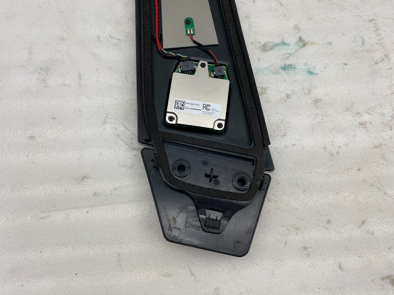 110043700C ⭕ 17-23 Model 3 Driver Side B-Pillar Applique Glass w/ Camera Left 1100437-00-C