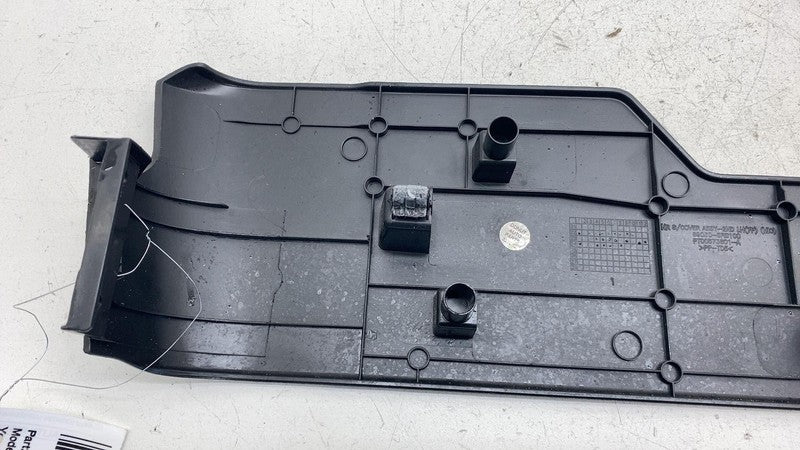 ⭕ 25 Rivian R1S Rear Driver Side 2nd Row Inner Seat Trim Cover Left PT