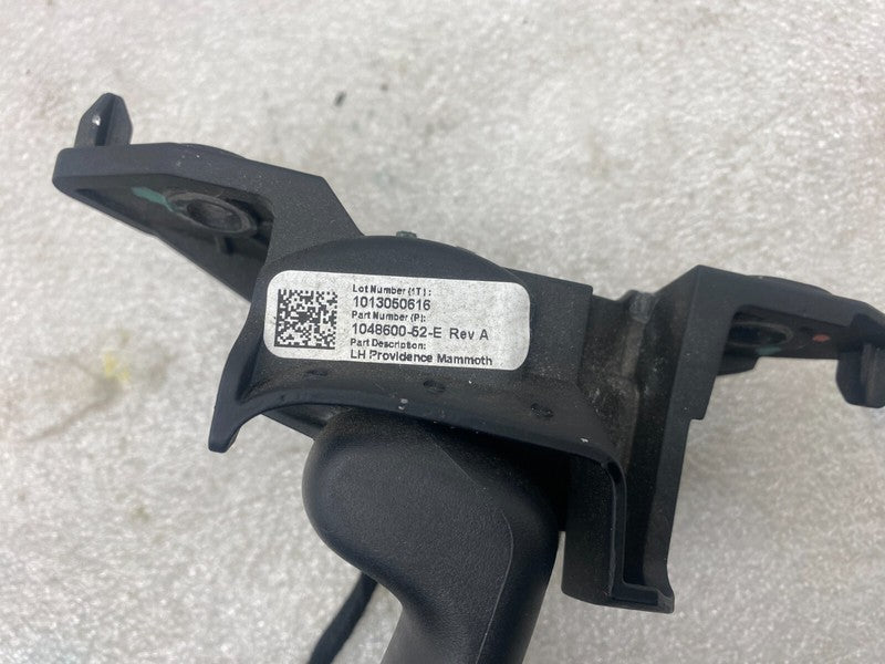 1048600 52 E ⭕ 2016-2020 Tesla Model X Front Driver Side Sunvisor & Mirror Left 1048600-52-E