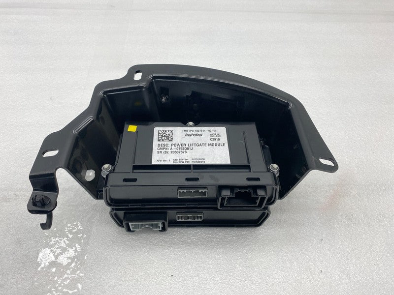 100761800J 16-20 Model S ECU Park Assist + Park Brake Control Module & Bracket 1007511-00-A