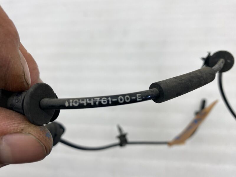104476100E 2017-2023 Tesla Model 3 Front Left or Right Anti-Lock ABS Wheel Speed Sensor OEM