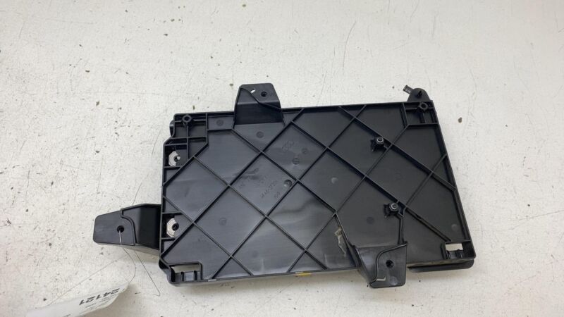 8Y0 035 465 A ⭕ 21-23 Audi E-Tron Quattro Sound System Amplifier Module w/ Retainer 8Y0035465A