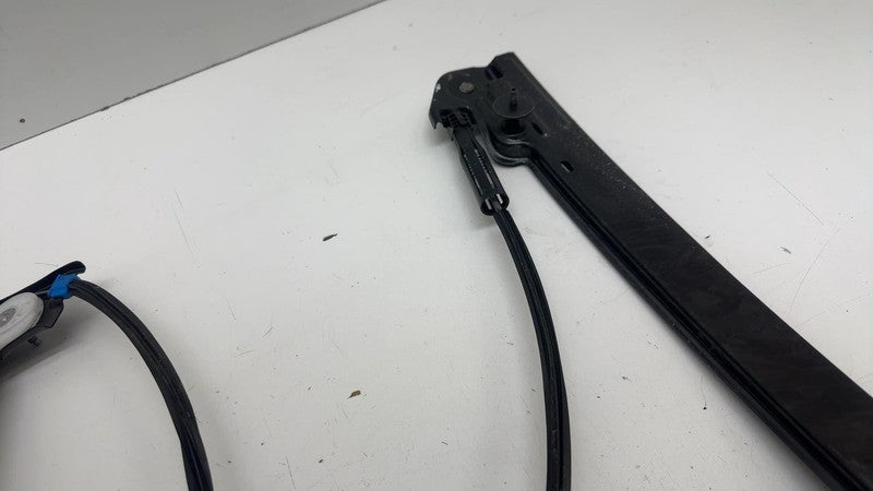 109662110F ⭕ 2017-2023 Tesla Model 3 Front Right Door Window Regulator & Motor 1096621-10-F