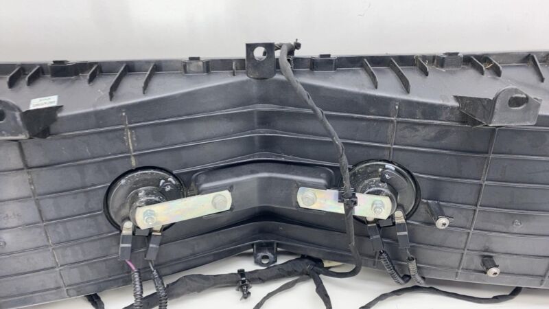 1007256 00 K 2012-2015 Tesla Model S MS Radiator Shutter Air Duct Center Intake Grille Assy