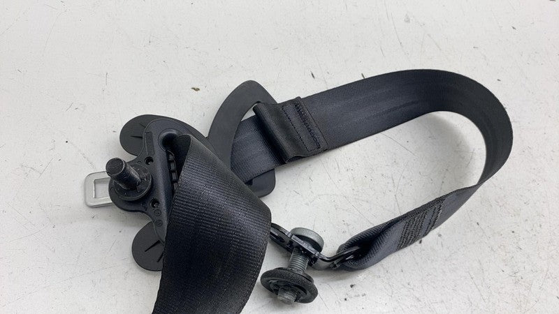 PT00003668-L ⭕ 2022-2025 Rivian R1S Rear Right Side 3rd Row Seat Belt Retractor PT00003668-L