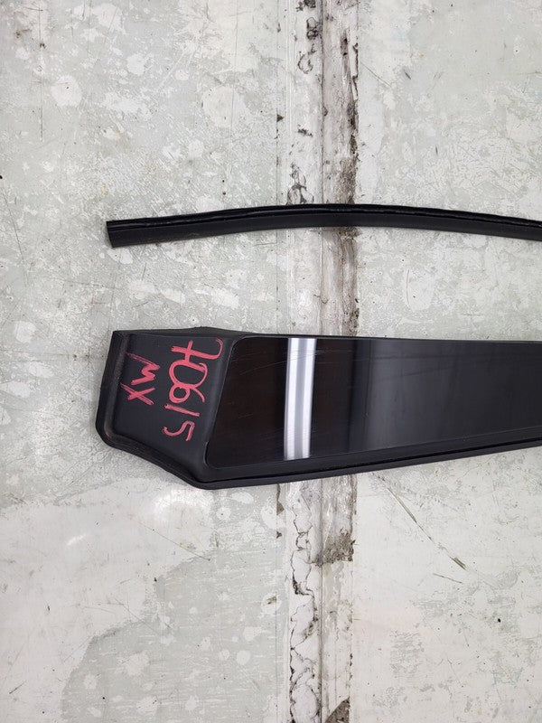 1032364 00 C ⭕ 16-20 Tesla Model X Right B-Pillar Applique Glass w/ Rubber Seal 1032364-00-C