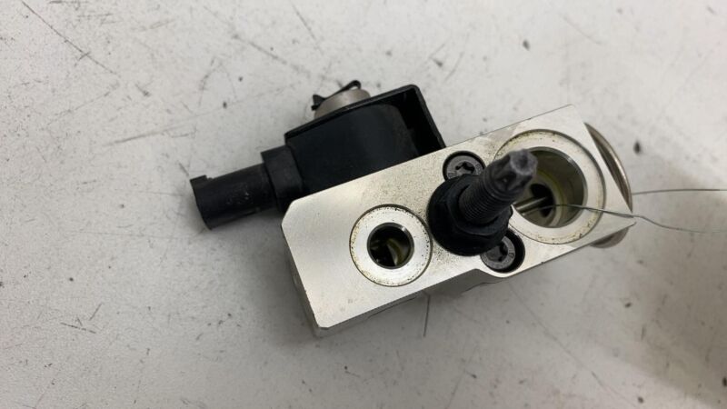 110187800A 17-23 Model 3 Air Conditioner AC HVAC Heater Core Valve Tube Sensor 1101878-00-A