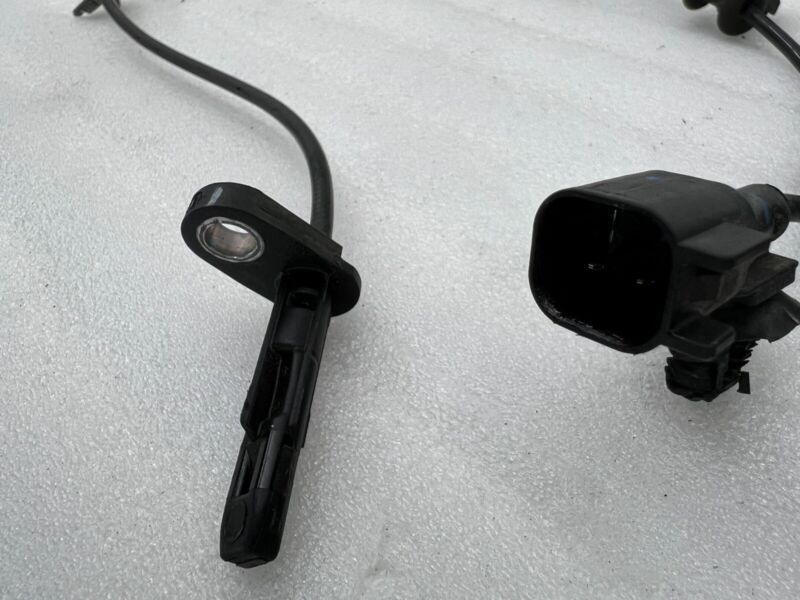 104476100E 2017-2023 Tesla Model 3 Front Left or Right Anti-Lock ABS Wheel Speed Sensor OEM