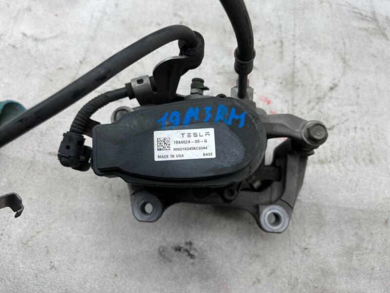 104462400G 2017-2022 Tesla Model 3 Y Rear Passenger Side Caliper w/ Brake Hose Line Right