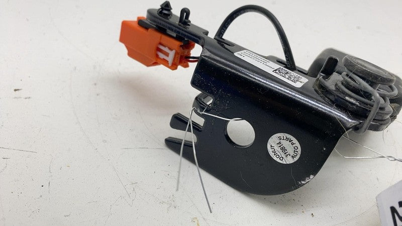 ⭕ 2021 2022 2023 Polestar 2 Rear Passenger Side Seat Belt Buckle Right