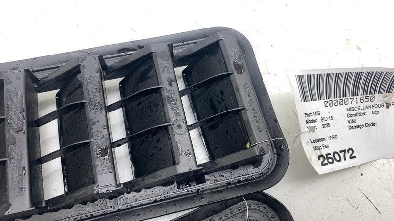 18106265 ⭕ 19-25 Chevrolet Silverado 1500 Rear Left & Right Quarter Vent Grille 18106265