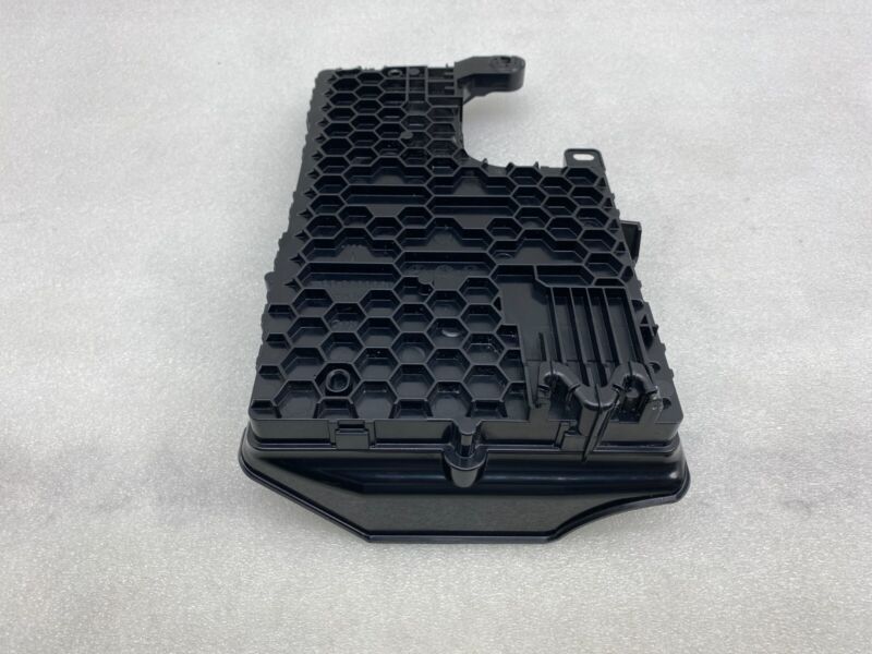 156745400B 2020-2023 Tesla Model 3 Right Low Voltage Controller Electronic Control Module