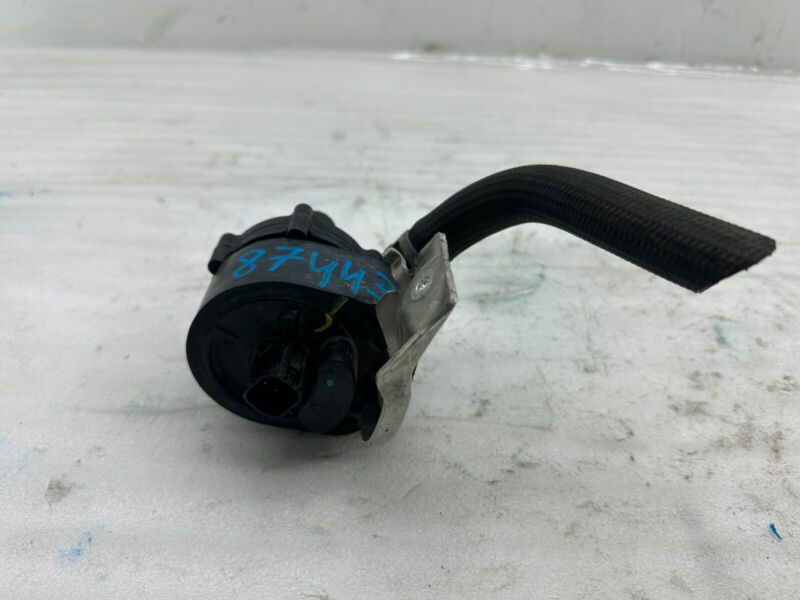 2016-2020 Tesla Model X MX Cooling System Auxiliary Coolant Water Pump Assembly