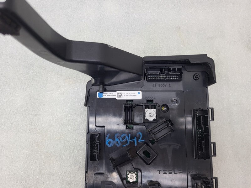 110034082F ⭕17-20 Tesla Model 3 Right Low Voltage Controller Electronic Module 1100340-82-F
