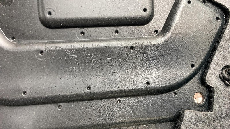105809004D ⭕ 2016-2020 Tesla Model X Rear Left Trunk Side Trim Cover 7 Seater 1058090-04-D