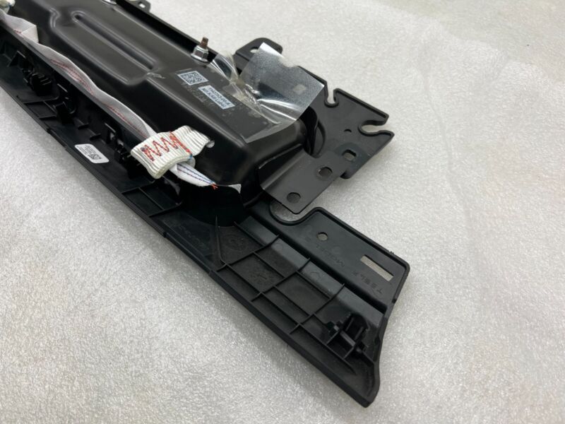 1077826-00-D ❇️17-23 Tesla Model Y 3 Right Knee Airbag Passenger Safety Module RH OEM 1077826