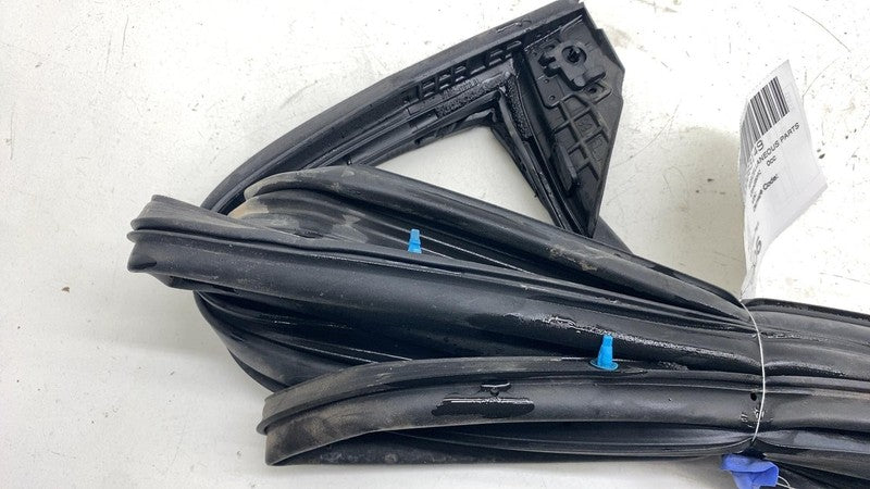 6786247070 ⭕ 23-25 Toyota Prius Front Left Door Window Weatherstrip Rubber Seal 84040-47160