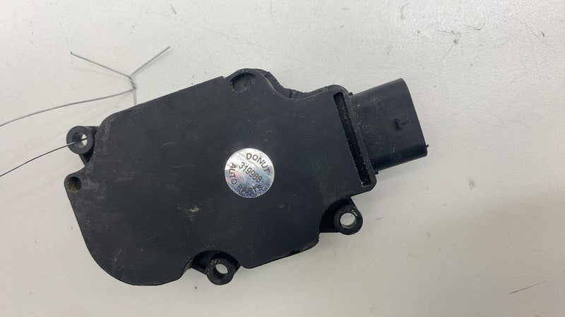 ⭕2021 2022 2023 Polestar 2 Front Bumper Grille Vent Shutter Motor Actuator OEM