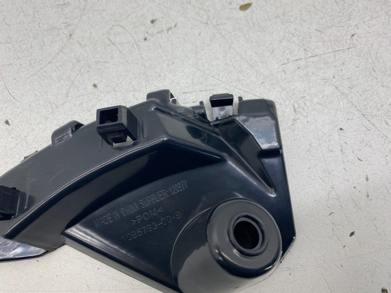 1095793 00 B ⭕ 2017-2026 Tesla Model X Front Left Fender Mount Support Bracket 1095793-00-B