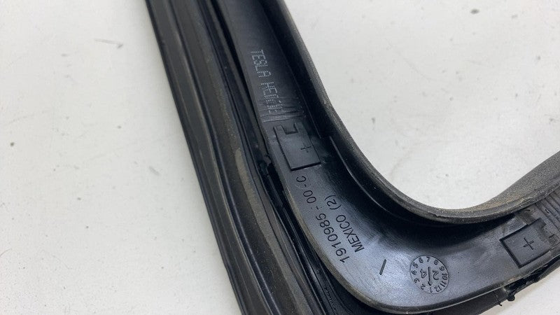 191098500C ⭕ 24-25 Model 3 Rear Left Primary Body Weatherstrip Rubber Seal LH 1910985-00-C