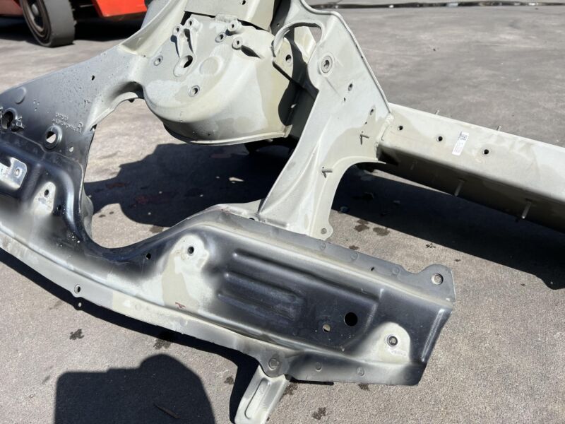 2012-2020 Tesla Model S Front Right Inner Fender Apron Structural Frame Cut Out
