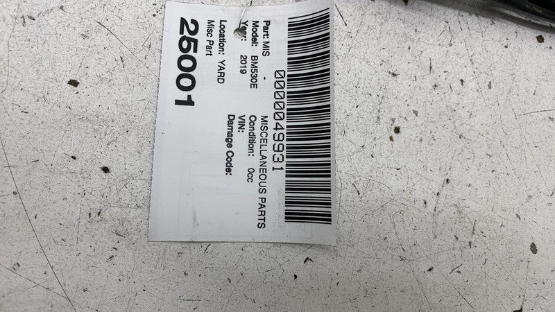 2019 BMW 530e G30 2.0L Rear Center Bumper Lower Support Bracket